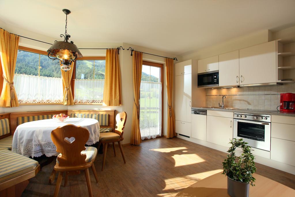 Apartament Haus Hirzinger Brixen im Thale Pokój zdjęcie